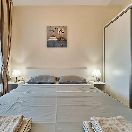 South Bay - Monk Apartment Varna
